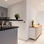 Apartment 1-br Close To The Beaches *