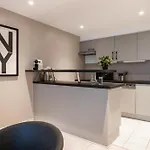 Apartment 1-br Close To The Beaches Cannes